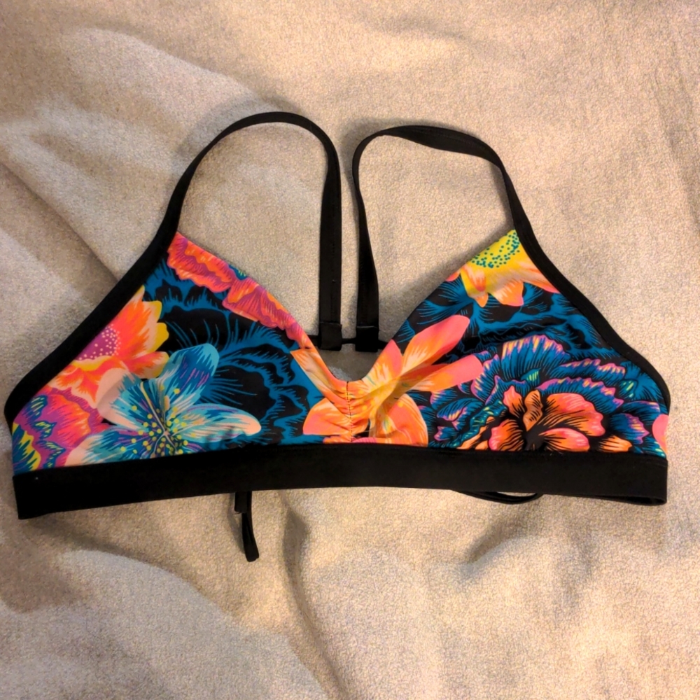 Body Glove DD bikini top